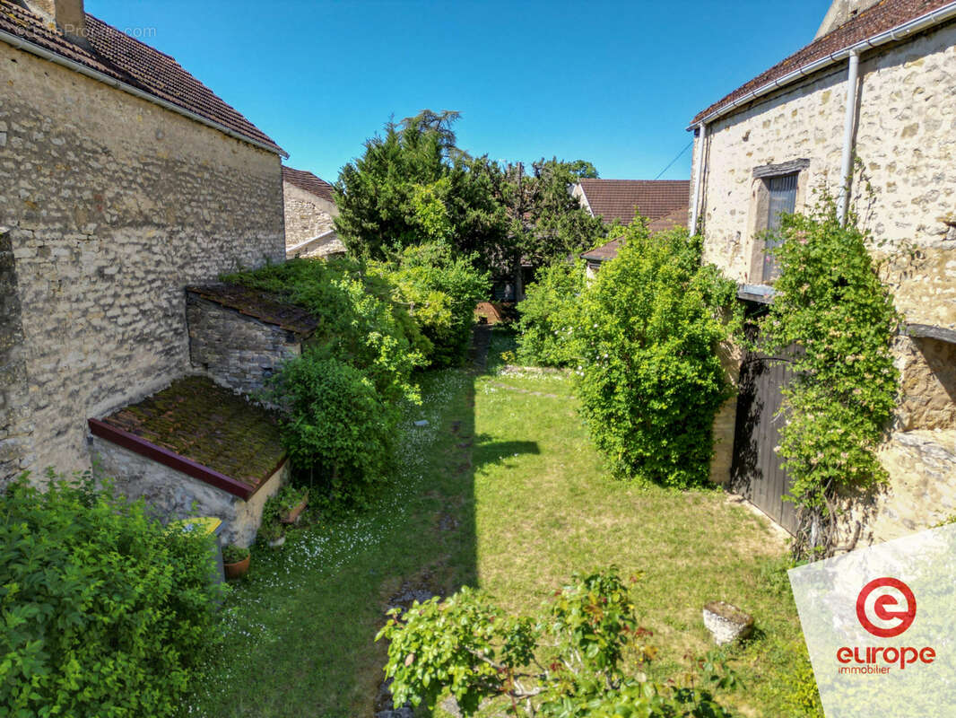 Maison à GIROLLES