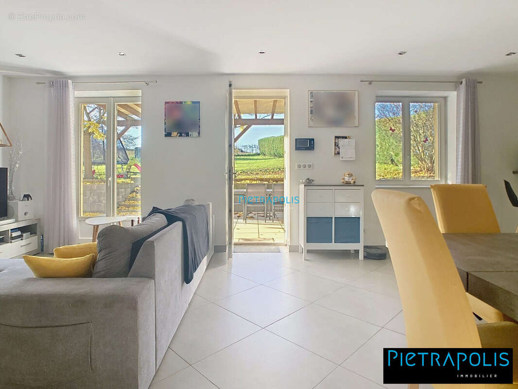 Maison à SAINT-GEORGES-DE-RENEINS