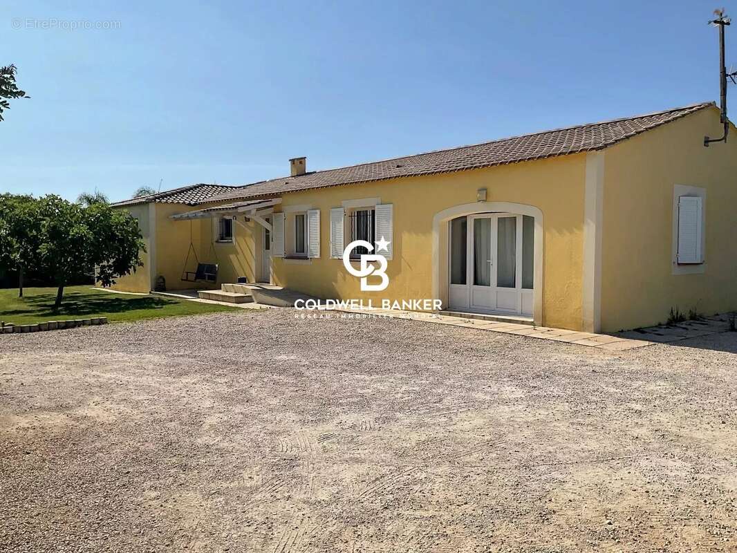 Villa provençale avec piscine et garage 83210 Solliès- Pont - photo 20
