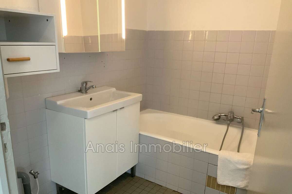 Appartement à COGOLIN