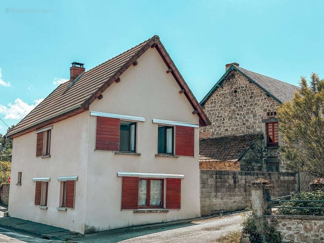 Maison à SAINT-GERVAIS-D'AUVERGNE