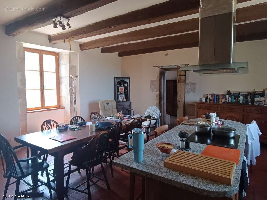 Superbe Longère avec Piscine, Belles Vues, Annexe et Dépendances - photo 9