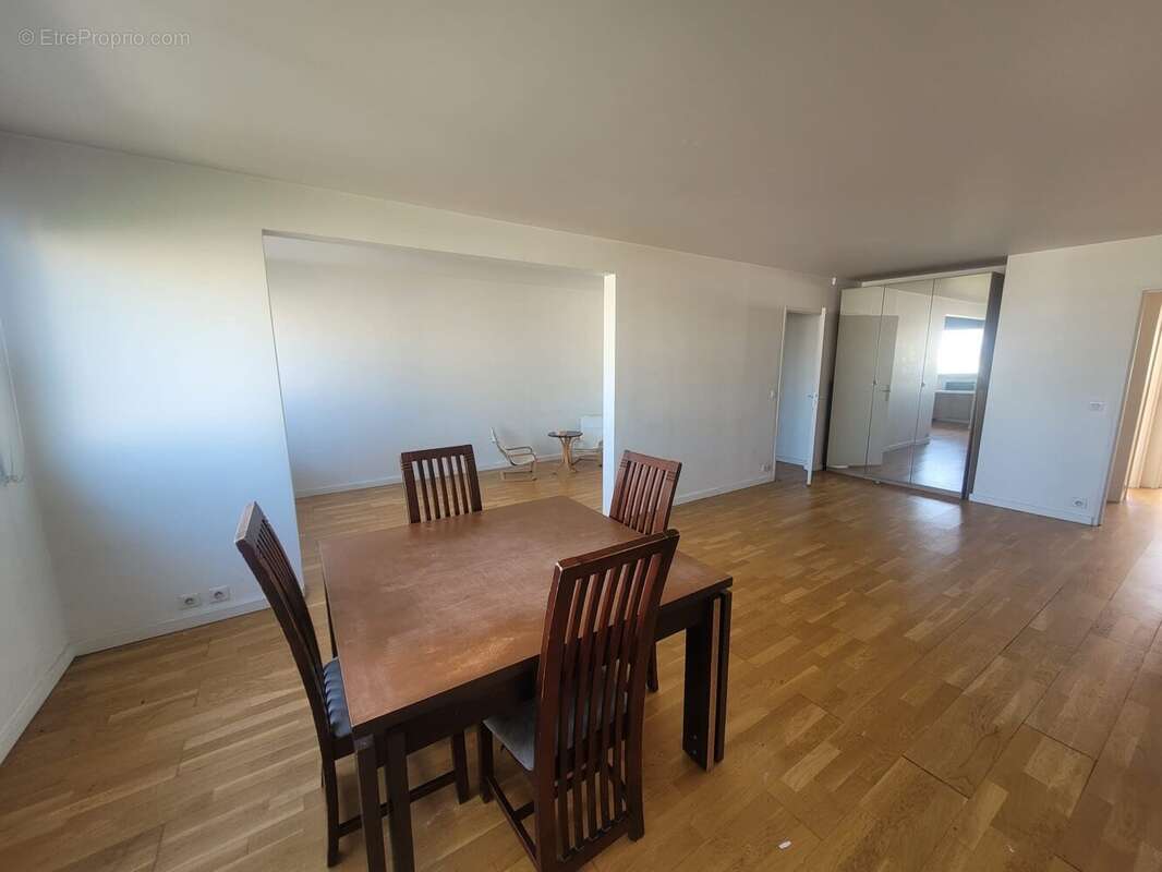 Appartement 85 m² à Le Bourget  - photo 2