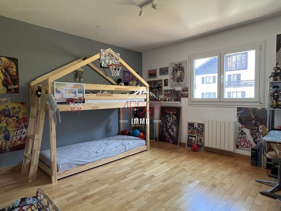 Appartement à COLLONGES-SOUS-SALEVE