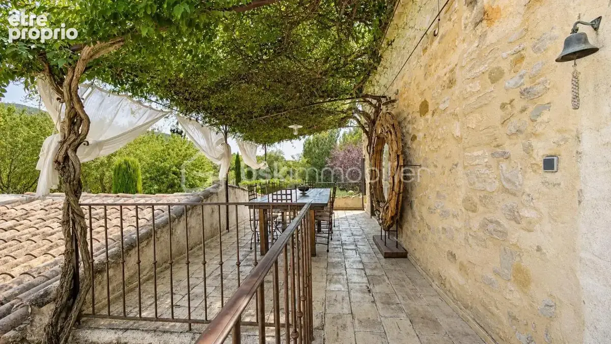 Mas xviiiᵉ en pierre • 340 m² • 8 chambres • piscine chauffée • drôme provençale - photo 10