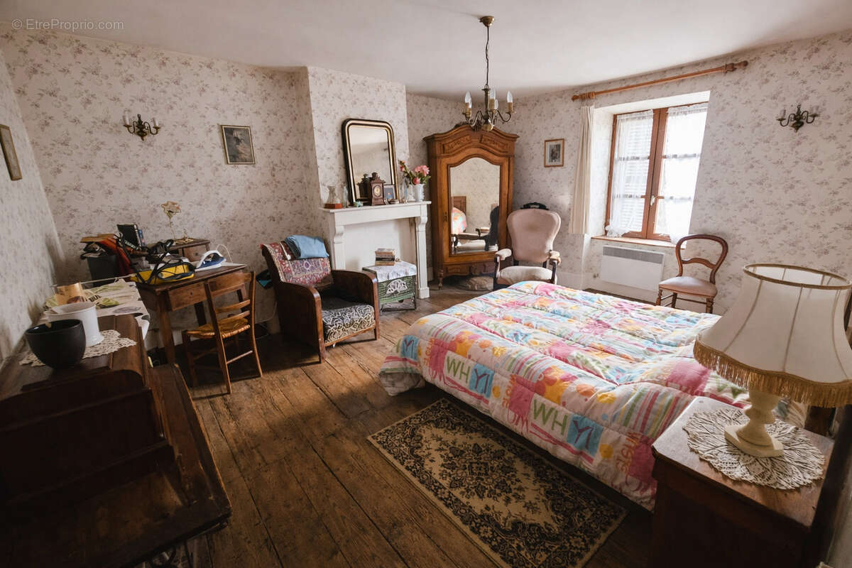 Maison à SAINT-DENIS-DES-MURS