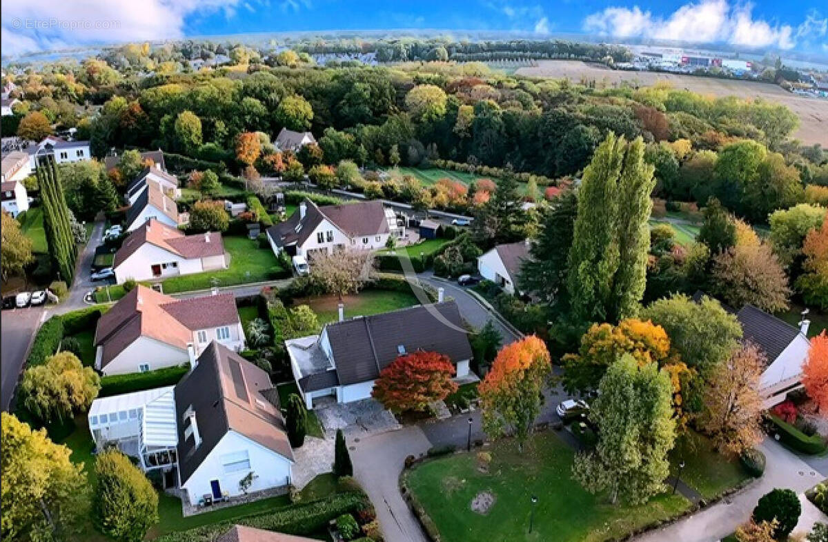 Maison à LA QUEUE-EN-BRIE