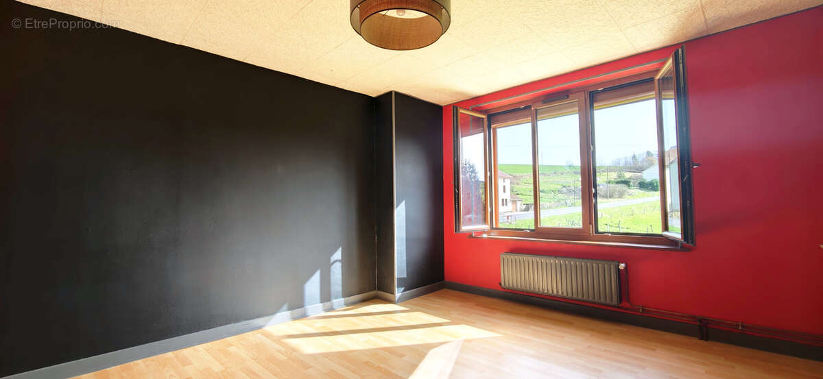 Maison de caractère   195 m2   4 grandes chambres   Terrain 2 096 m2   Vue forêt   Xertigny   219 900 € - photo 4