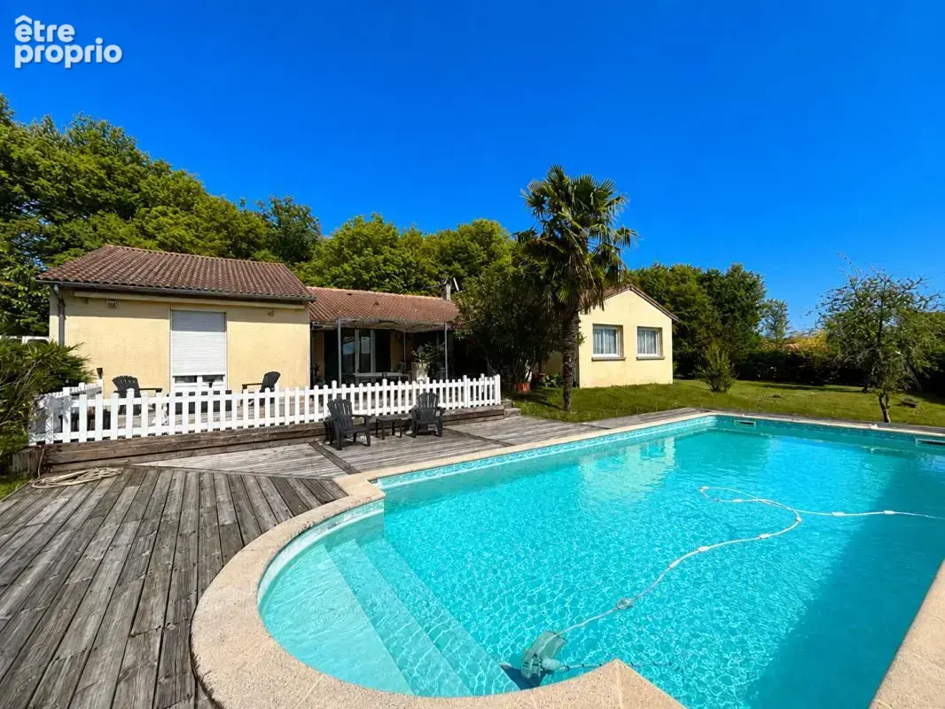 A vendre, maison familiale de plain-pied de 181 m² a Mensignac 24350 - photo 3