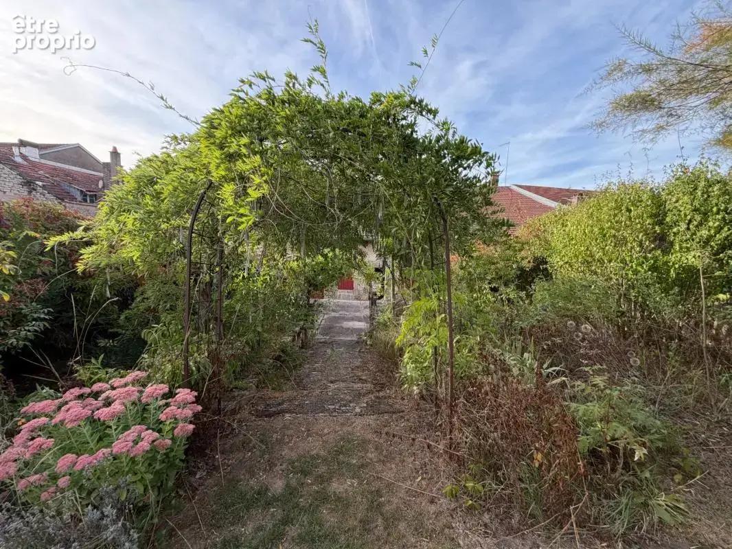 Maison de caractère mitoyenne avec beaux volumes, sauna, terrasse et jardin – Pexonne (54) - photo 16