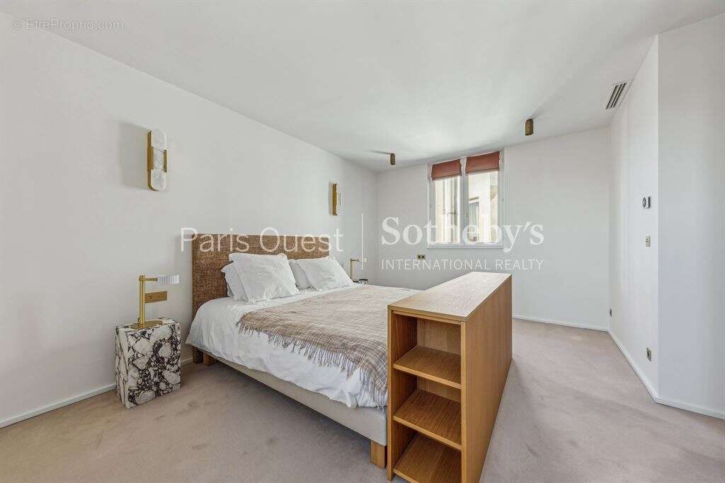 Appartement à PARIS-8E