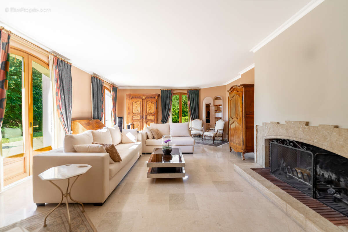 Maison à DIVONNE-LES-BAINS