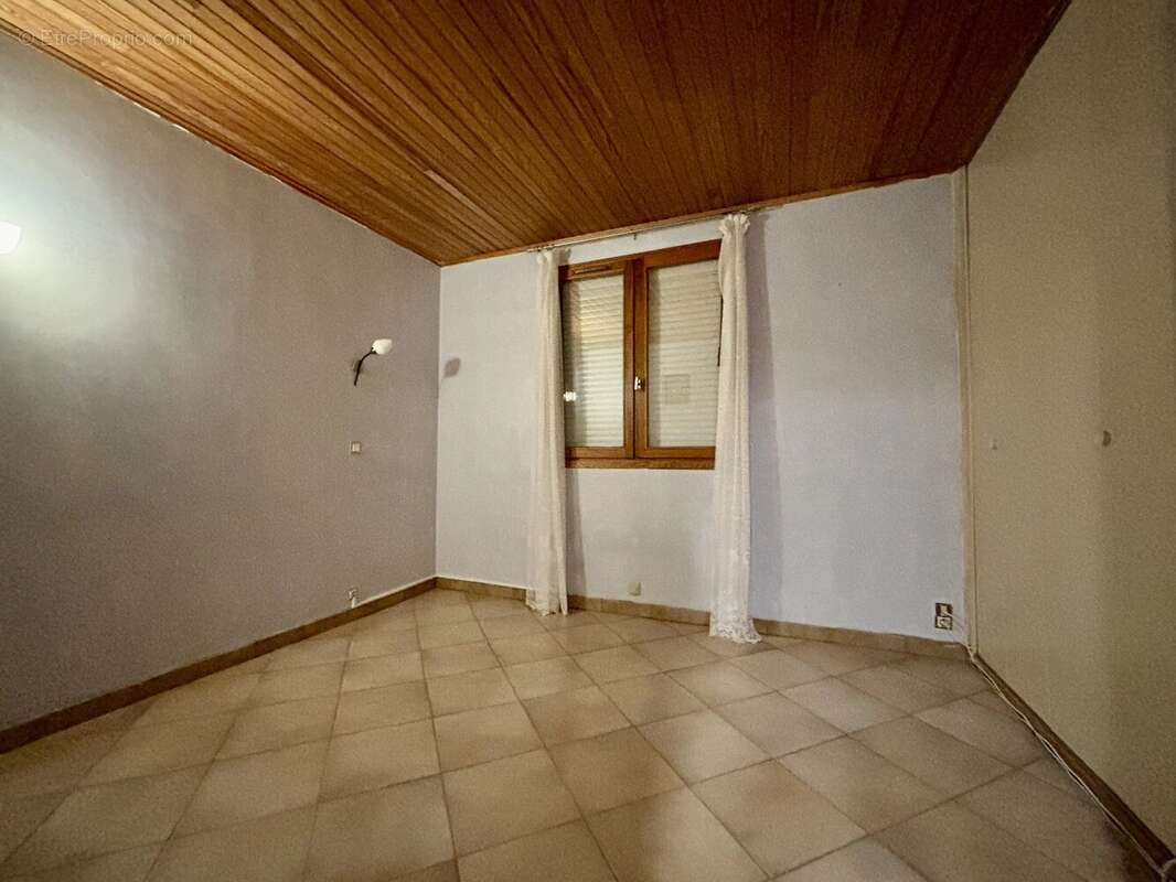 Maison à OUPIA