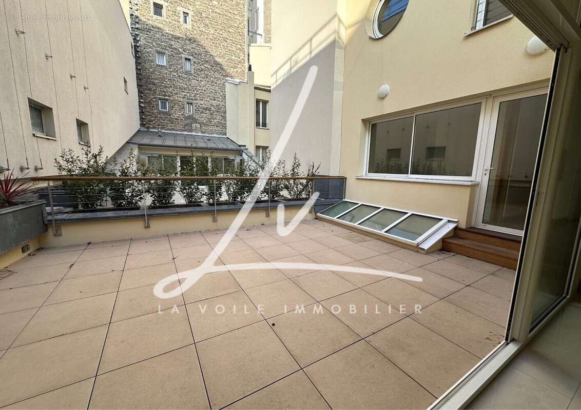 Appartement à PARIS-16E