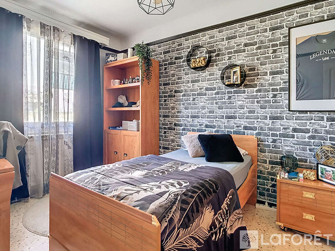 Maison à SAINT-VICTORET