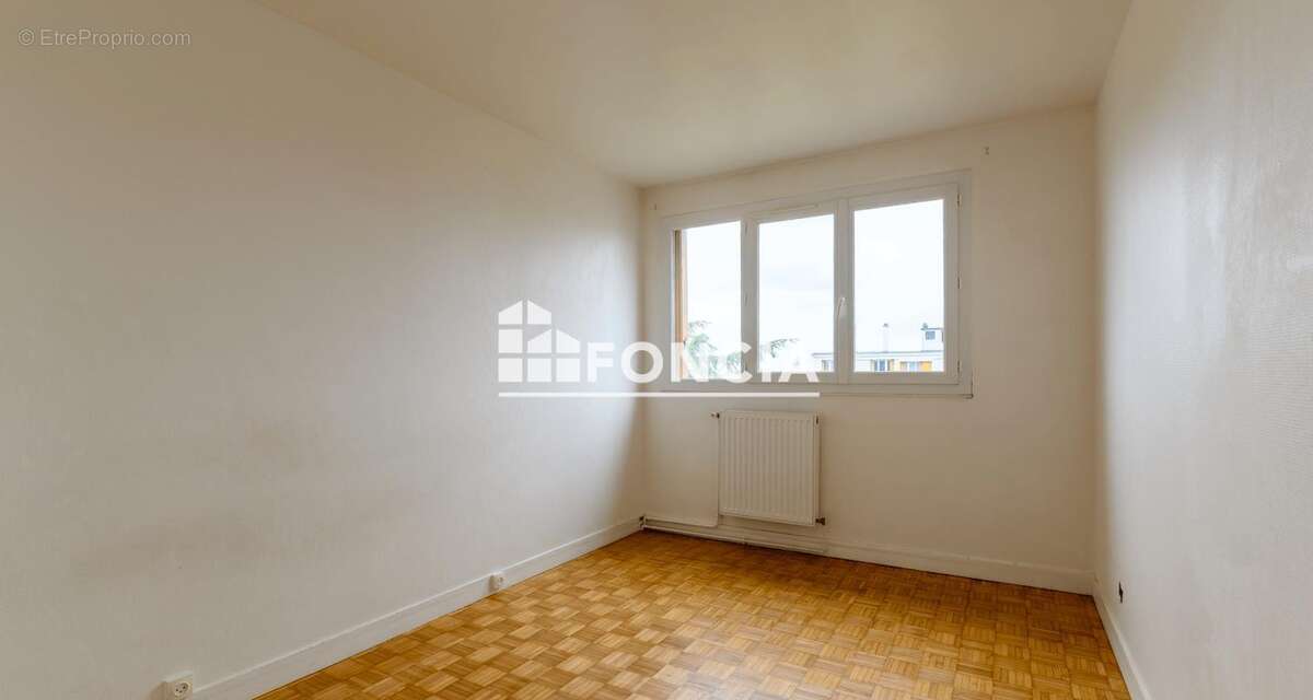 Appartement à LE PLESSIS-TREVISE