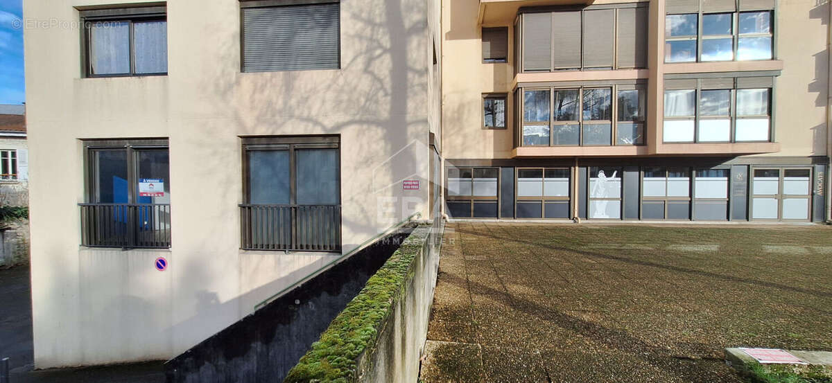 Autre à BOURG-EN-BRESSE