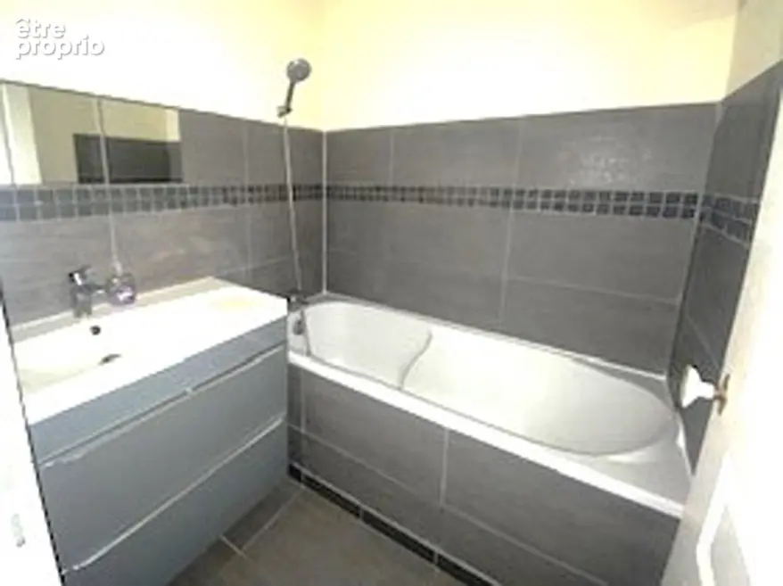 La Courneuve  - 4 pièces - 77,43 m²  - Terrasse -  Parking - Résidence récente et calme - photo 9