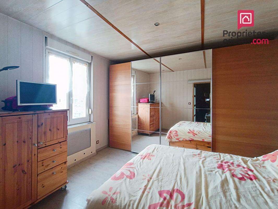 Maison à SAINT-ETIENNE-DU-ROUVRAY