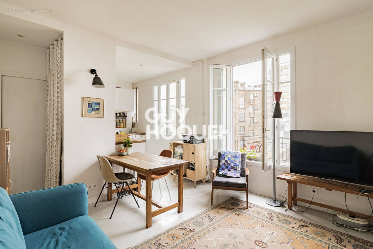 Appartement à PARIS-18E