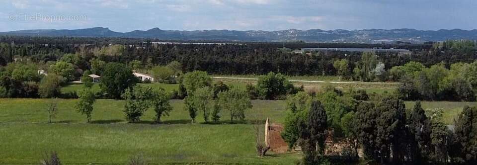Terrain à SAINT-MARTIN-DE-CRAU