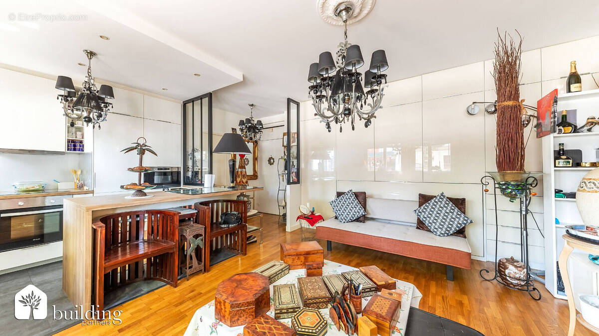 Appartement à LA GARENNE-COLOMBES