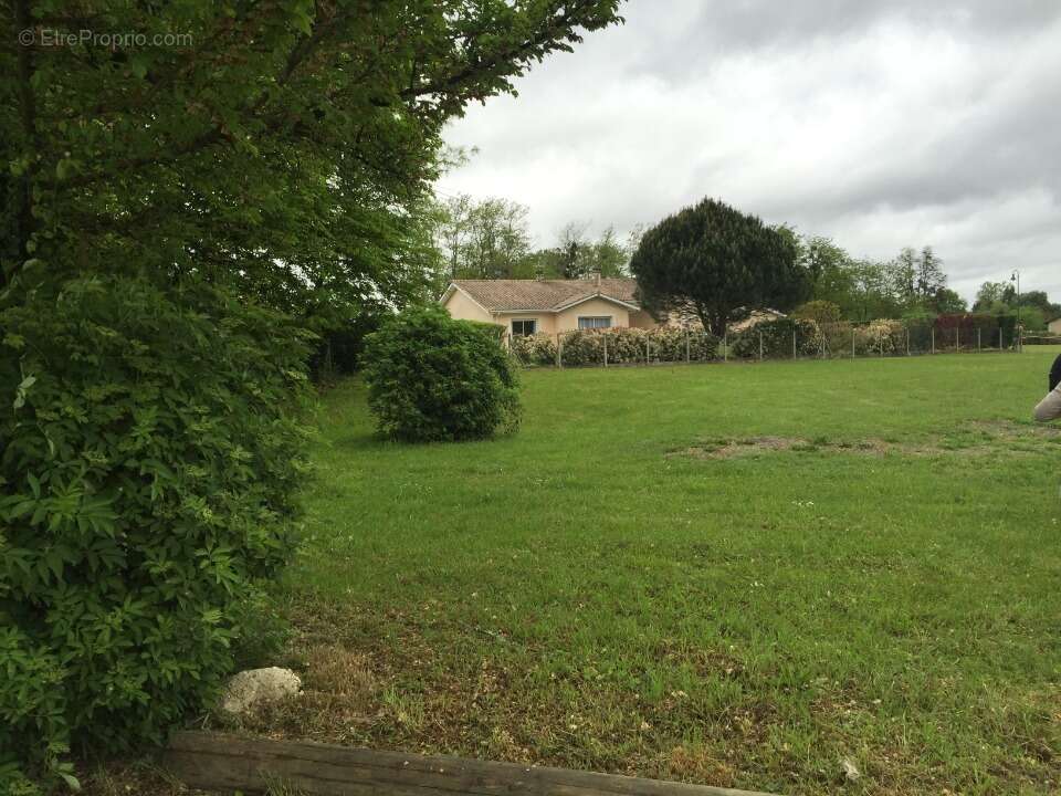 Terrain à SAINT-MAGNE