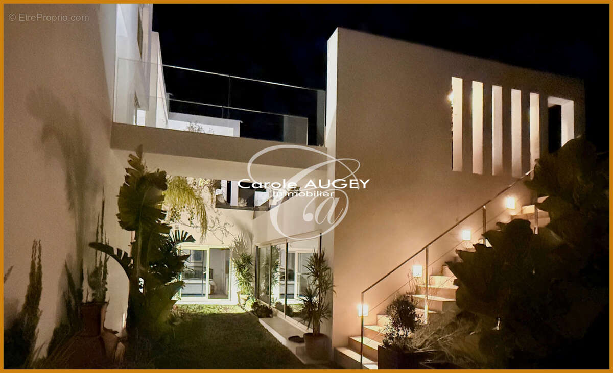 Maison à SAINT-CIERGE-LA-SERRE