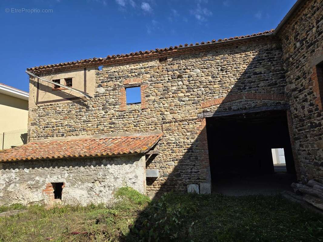 Maison à SAINT-GERMAIN-LEMBRON