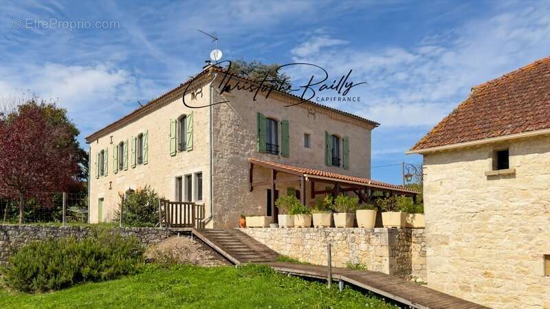 Lauzerte, propriété en pierre avec maison d’amis, piscine et vue sur 9 306 m², proche Montauban - photo 15