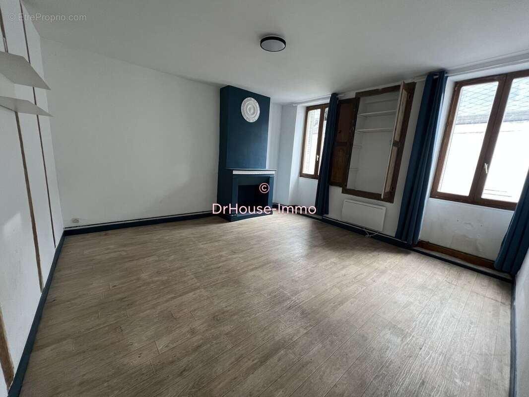 Maison à MEHUN-SUR-YEVRE