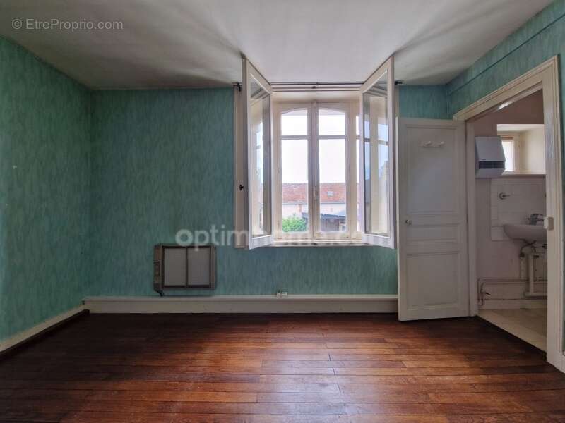 Maison de 220m² à MONNAIE (37), jusqu'à 7 chambres, possibilité de partie locative ou cabinet professionnel - photo 9