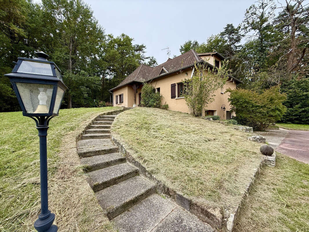 Maison 180 m² à Orleat  - photo 4