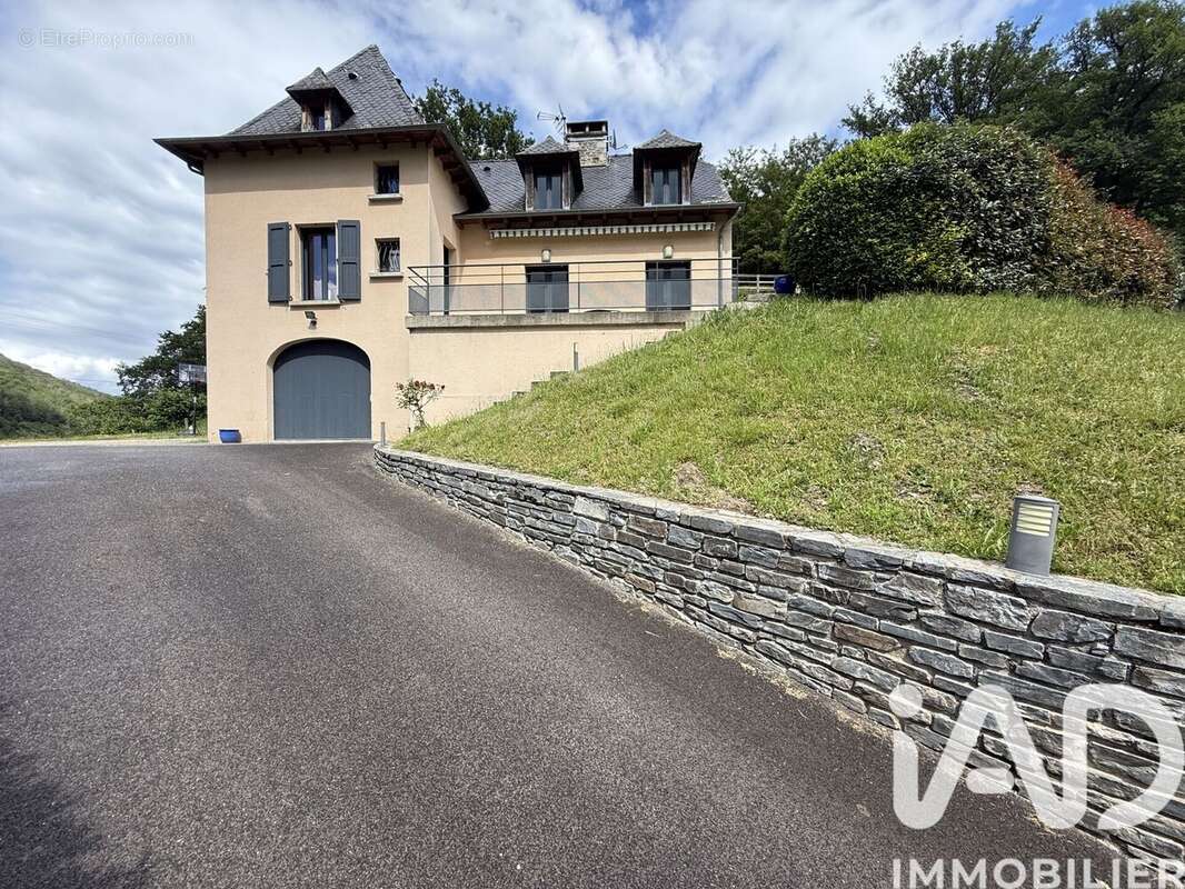 Photo 2 - Maison à ENTRAYGUES-SUR-TRUYERE