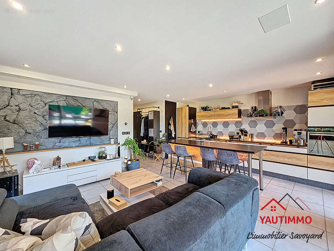 Appartement à VETRAZ-MONTHOUX