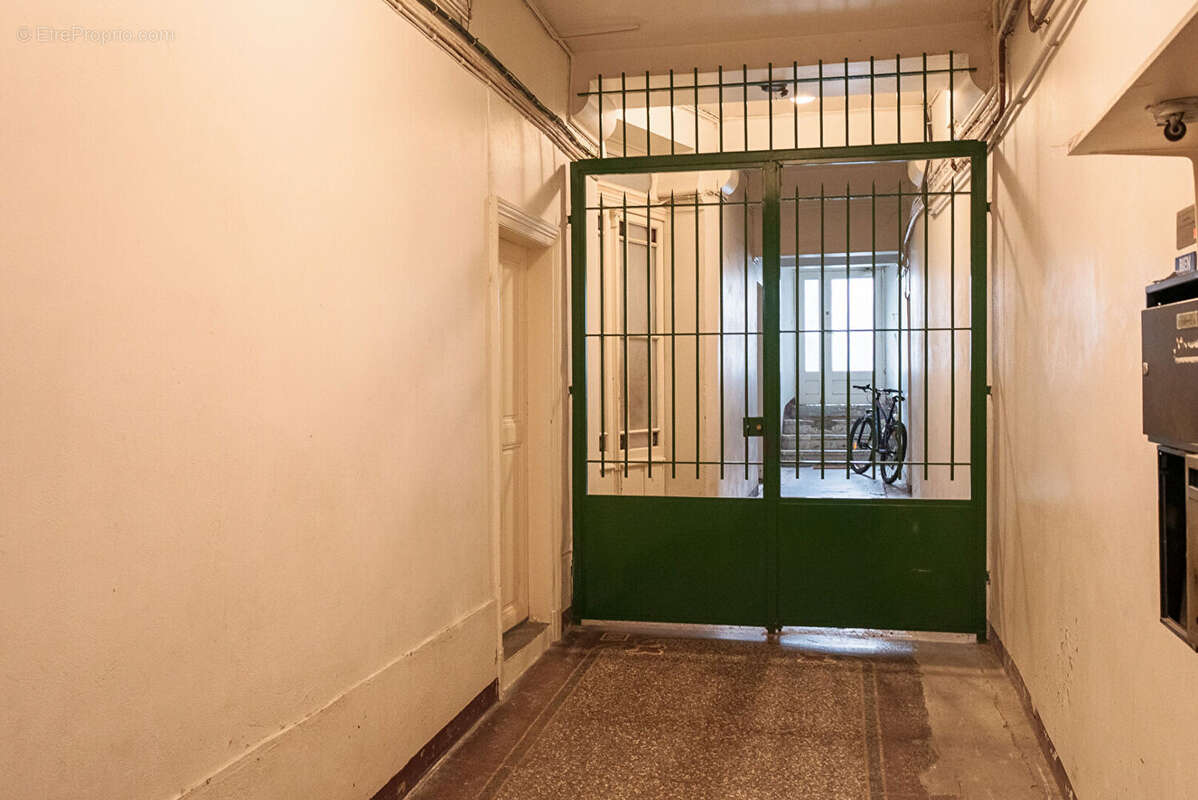 Commerce à CARCASSONNE