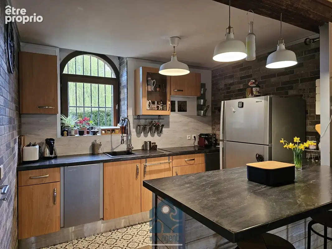 Propriété 6 pièces avec piscine, box à chevaux, garage, hangar et grand terrain - photo 7