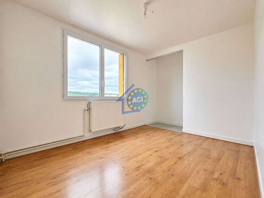 Appartement F4 - Mantes-la-Jolie - 77 m² - garage - cave - balcon - photo 6