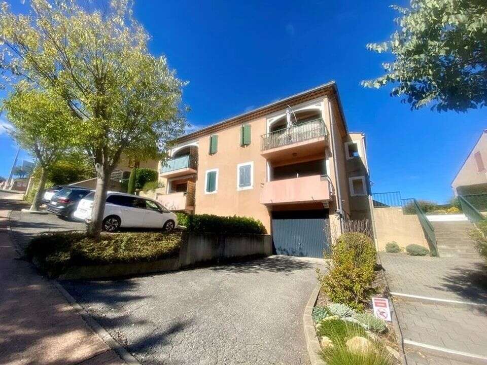 Appartement à GREOUX-LES-BAINS