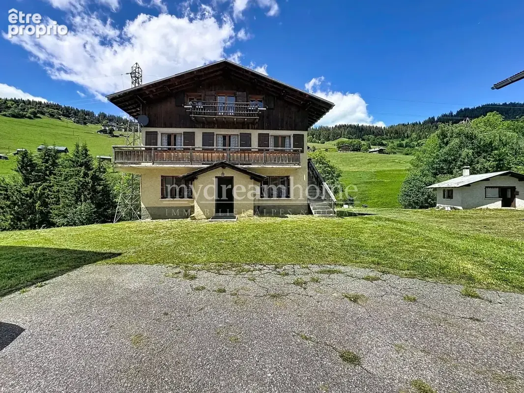 À VENDRE – Ensemble immobilier de 3 chalets à Notre Dame de Bellecombe (73590) - photo 23