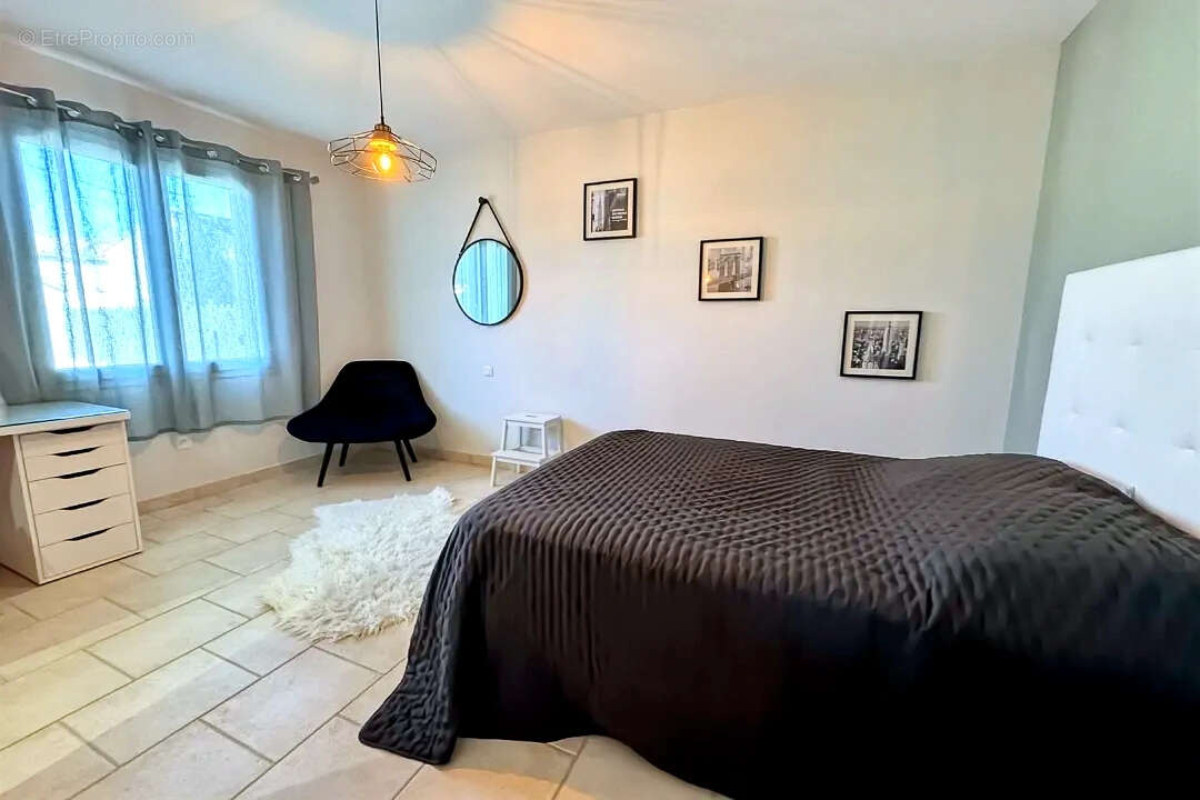 Maison à SORGUES