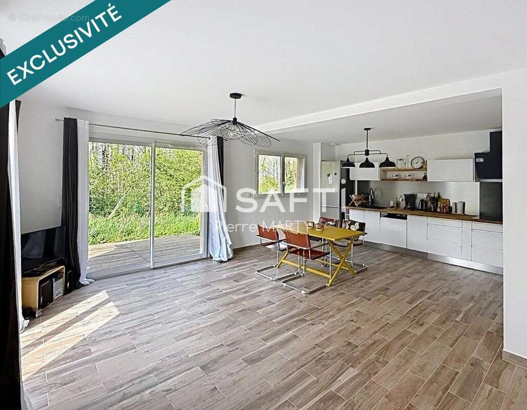 Maison 94 m² à Sougeal  - photo 2