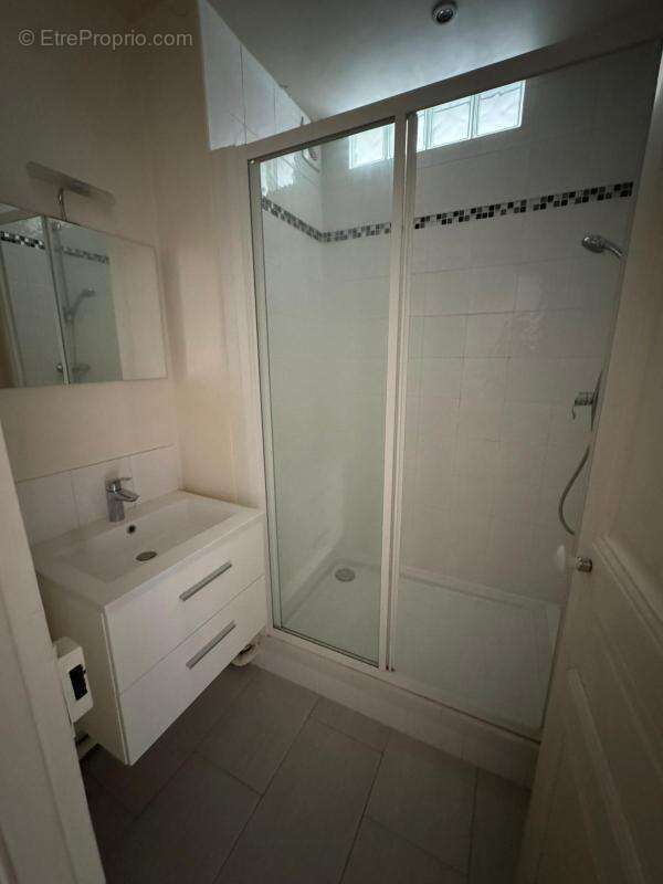 Appartement à PARIS-20E