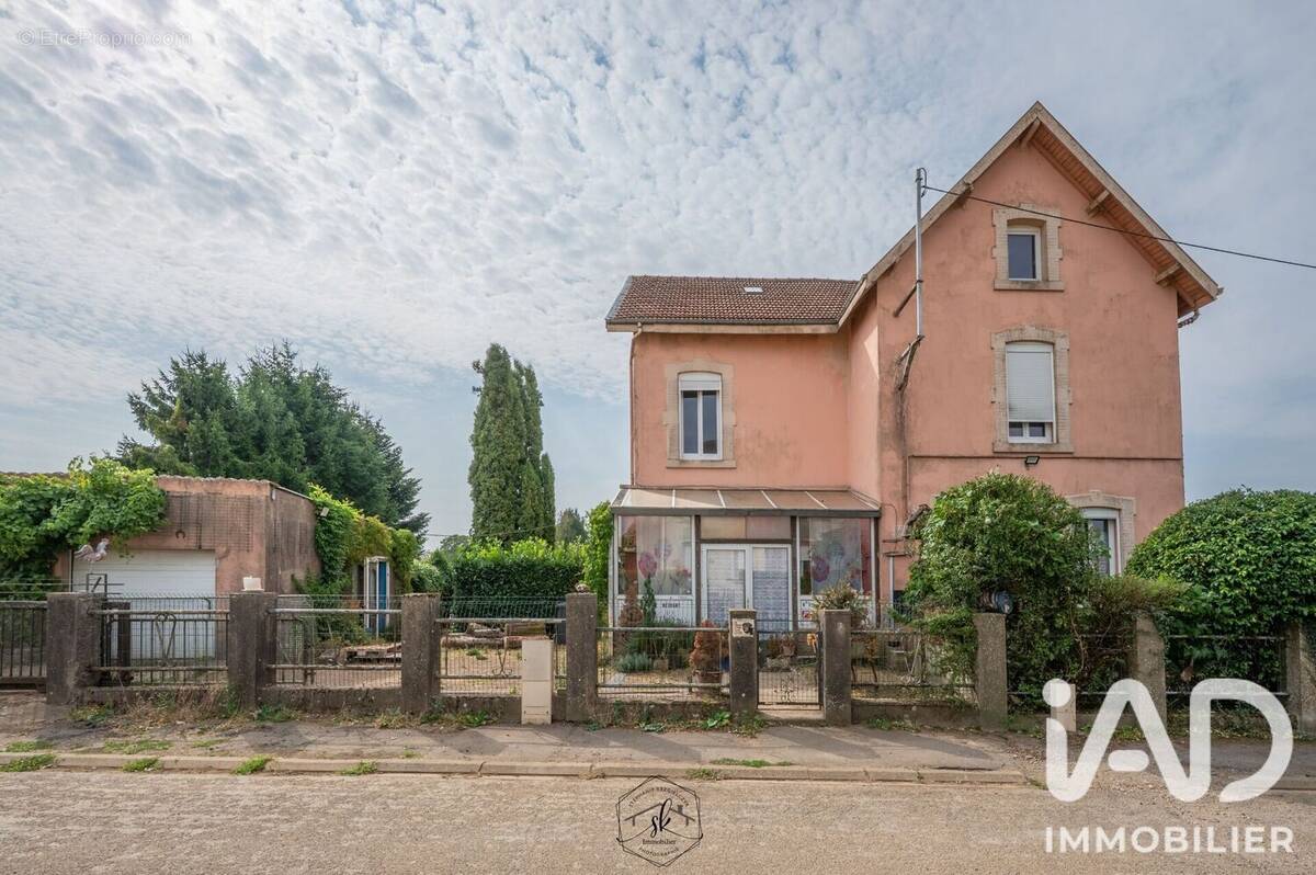 Photo 1 - Maison à CRUSNES