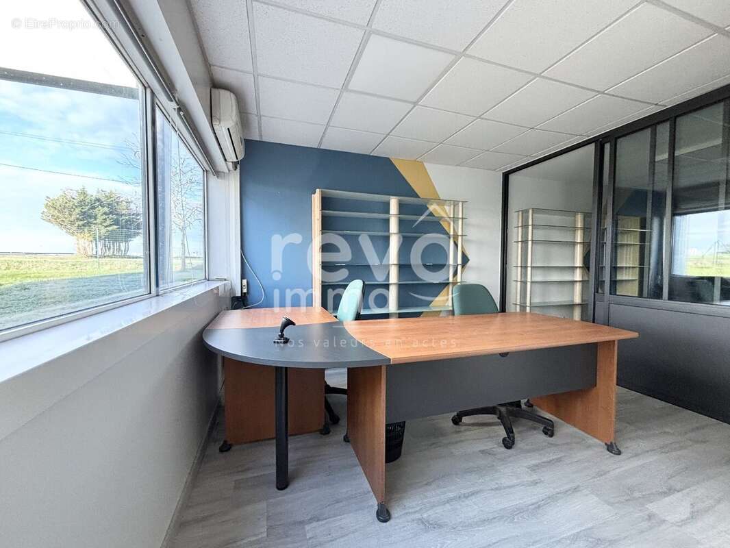 Commerce à FONTENAY-LE-COMTE