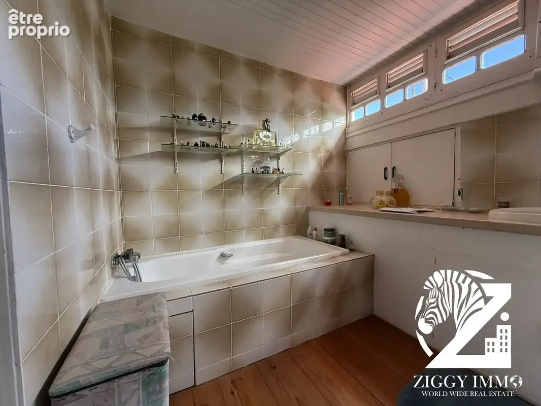 Maison 7 pièces 205 m² à vendre à Gourbeyre (97113) - photo 3