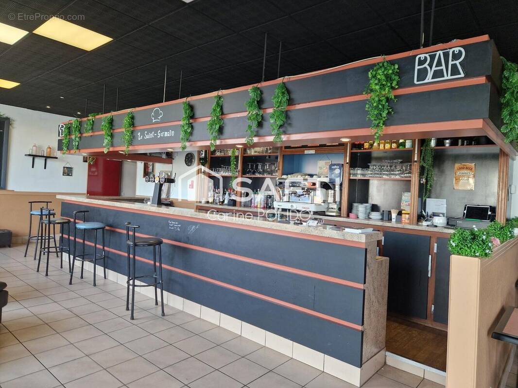 Photo 1 - Commerce à CREPY-EN-VALOIS