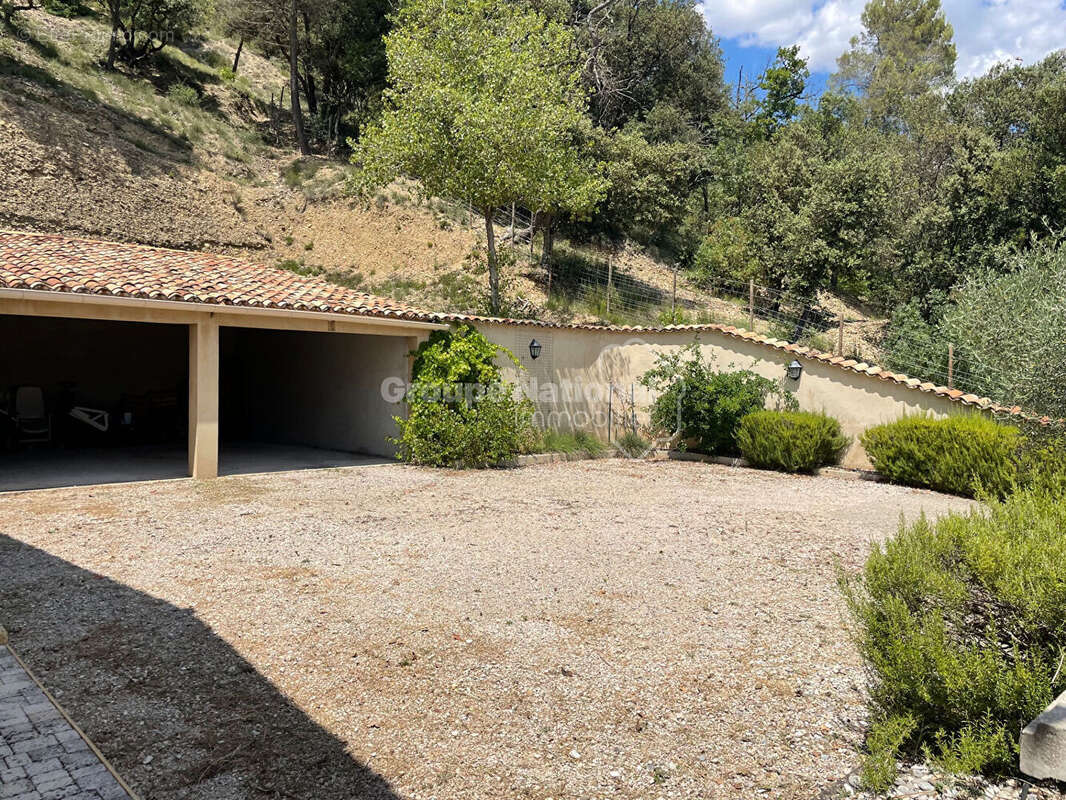 Allemagne En Provence T6 -163 m2 piscine garages 2159m² de terrain - photo 20