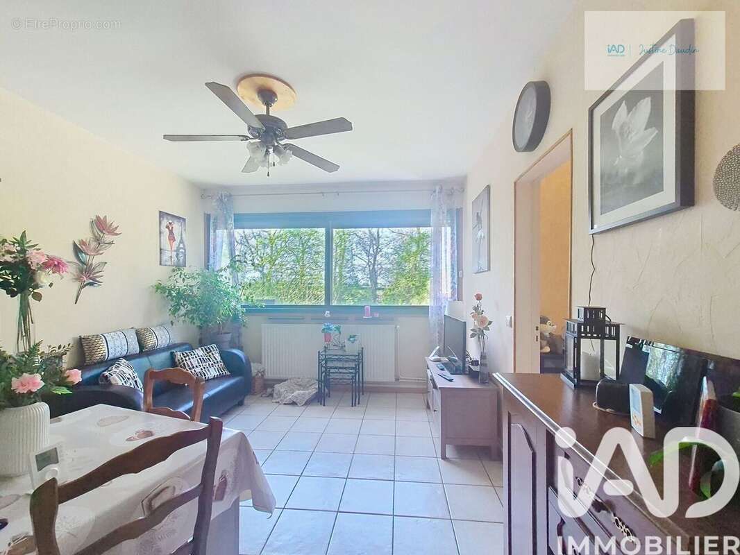 Photo 2 - Appartement à LE COUDRAY-MONTCEAUX