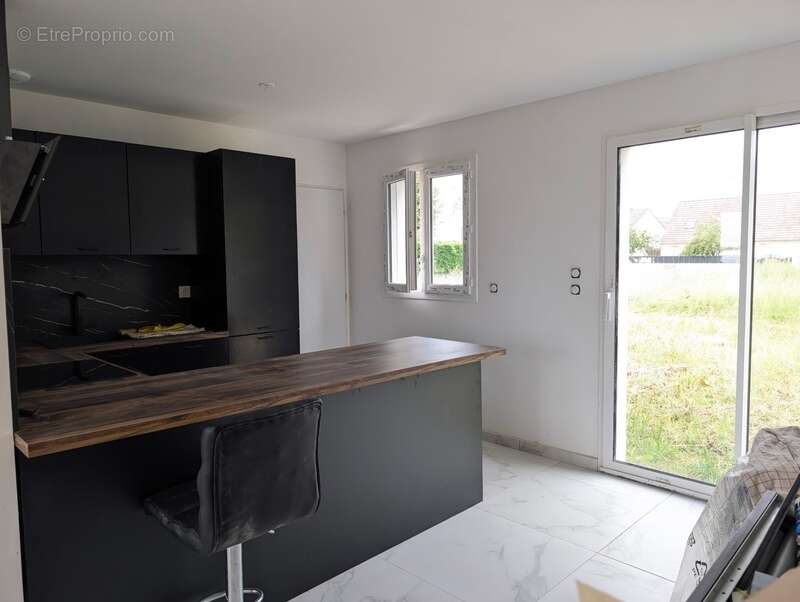 Plain pied familial récent sur OZOUER-LE-REPOS (77) - photo 4